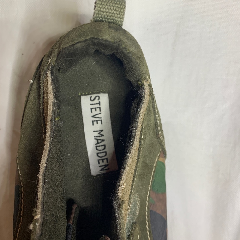Steve Madden Camo/Olive Fashion Sneaker NWOT Sz 10